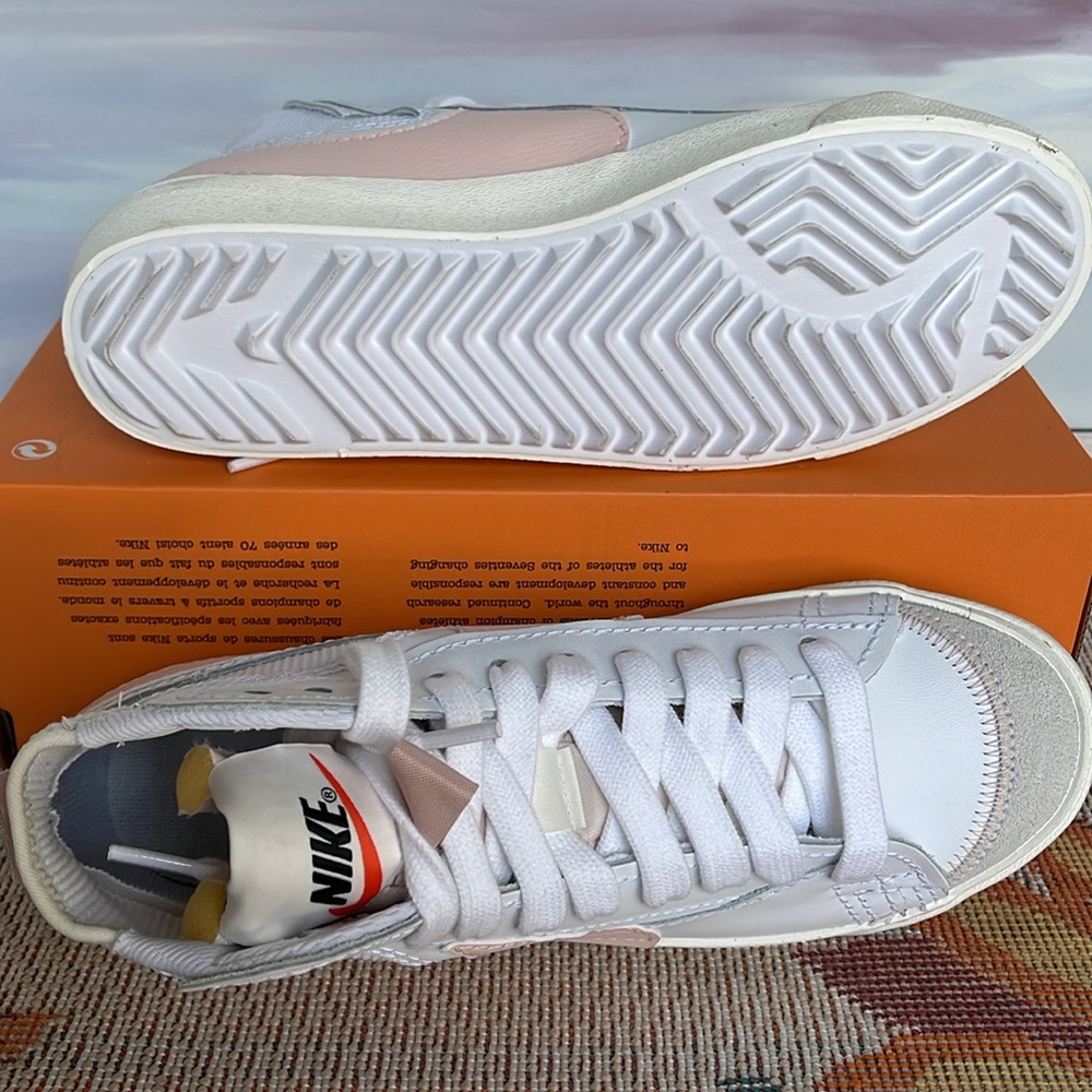 Nike WMNS BLAZER MID '77 JUMBO
WHITE/ATMOSPHERE-PINK
OXFORD-SAIL-SUMMIT
WHITE - Picture 7 of 16